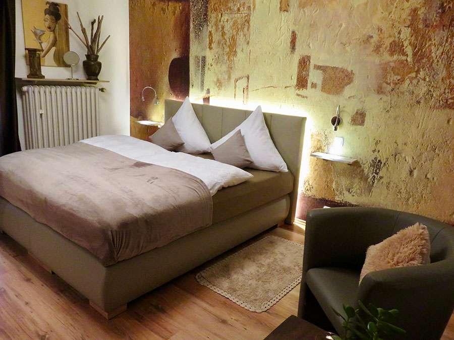 schlafzimmer 2, fewo moments, Boxspringbed